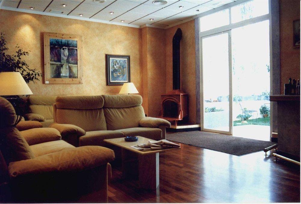גרוצ'ה Hotel Tikar מראה חיצוני תמונה